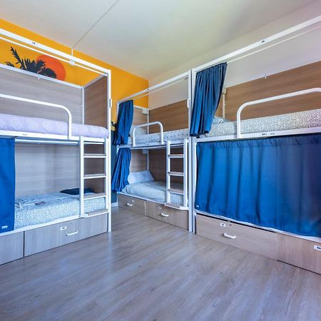 The Macarena Beach Hostel ลากอส ภายนอก รูปภาพ