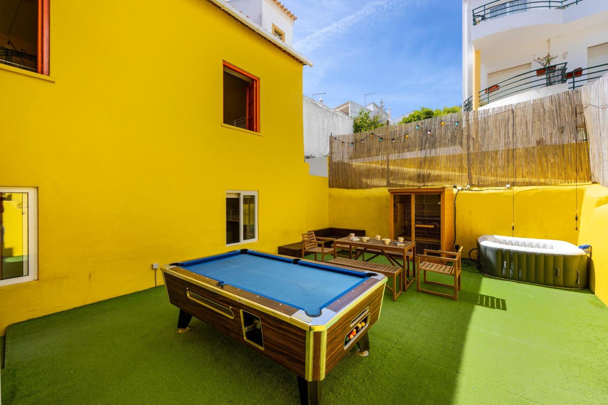 The Macarena Beach Hostel ลากอส ภายนอก รูปภาพ