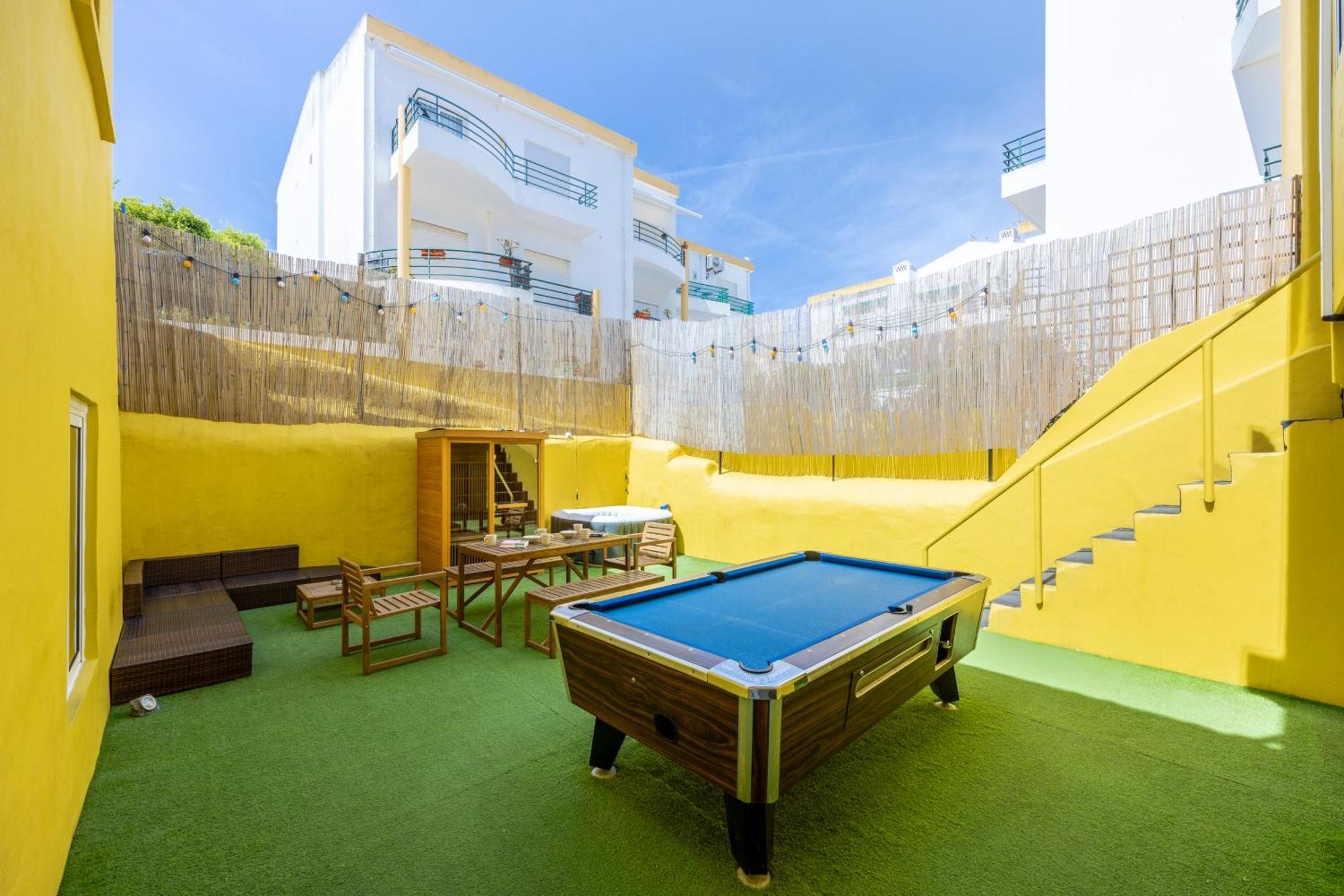 The Macarena Beach Hostel ลากอส ภายนอก รูปภาพ