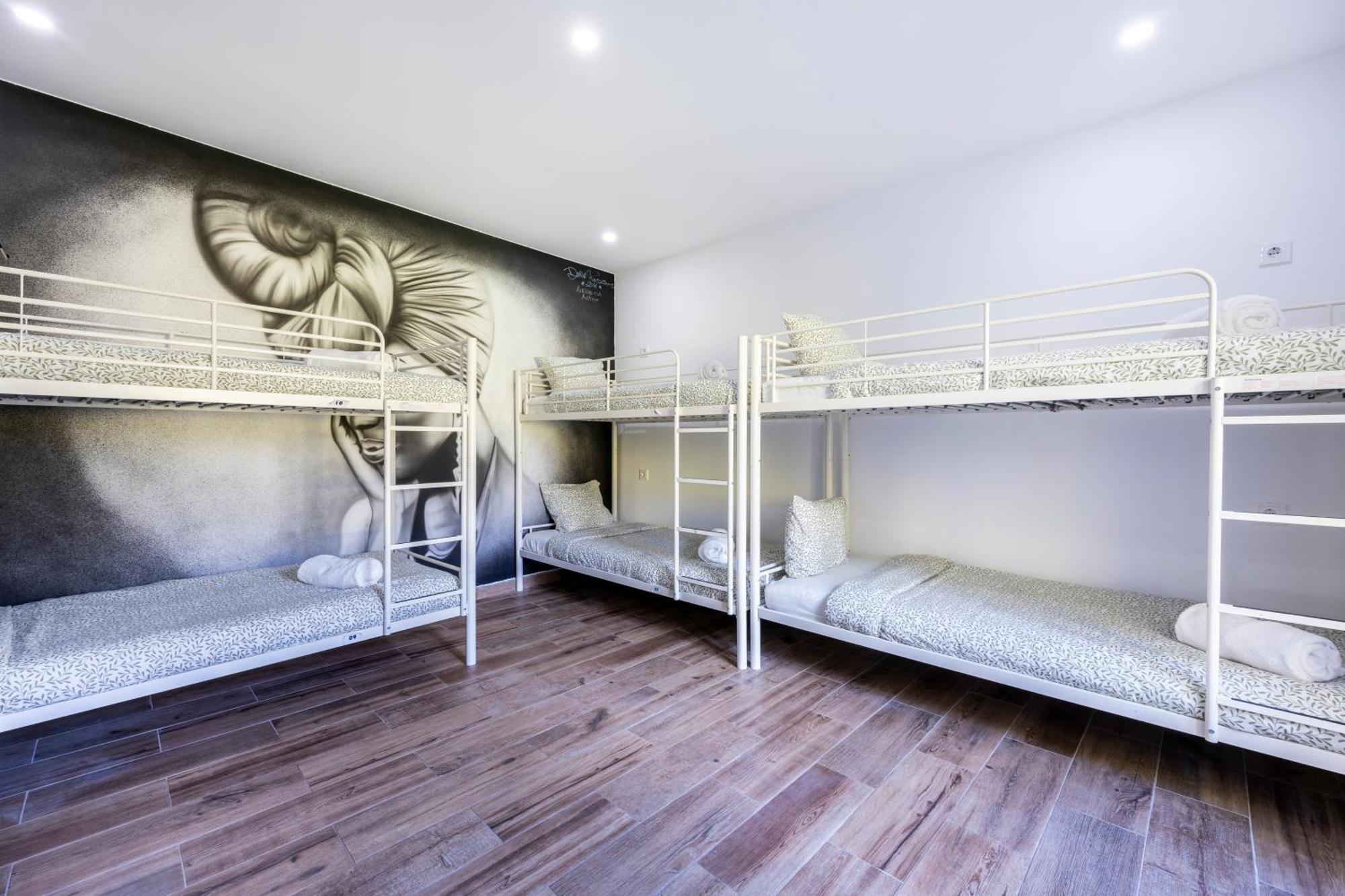 The Macarena Beach Hostel ลากอส ภายนอก รูปภาพ