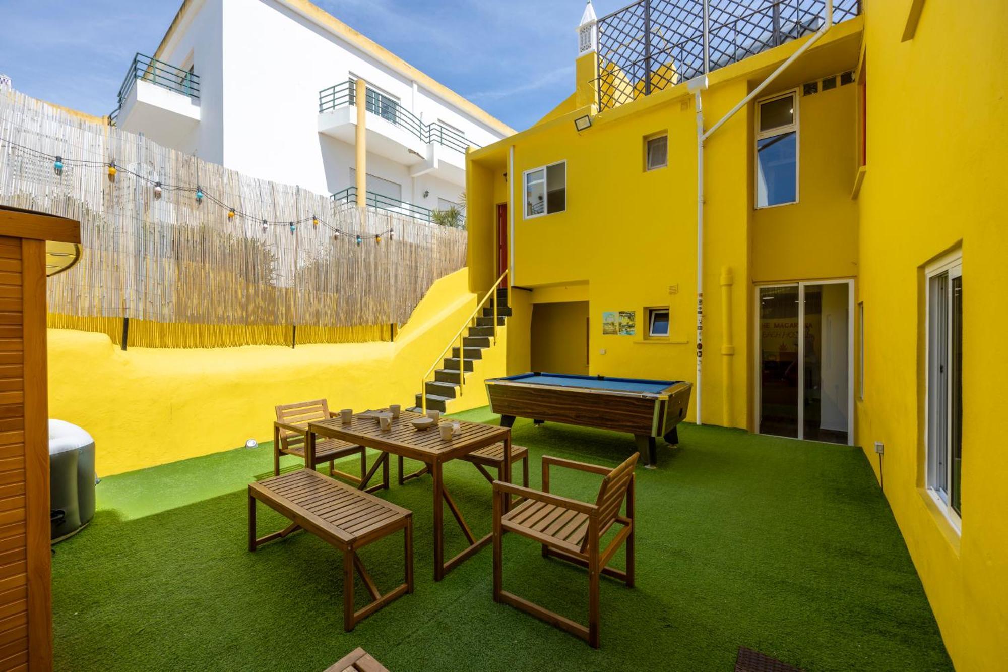 The Macarena Beach Hostel ลากอส ภายนอก รูปภาพ