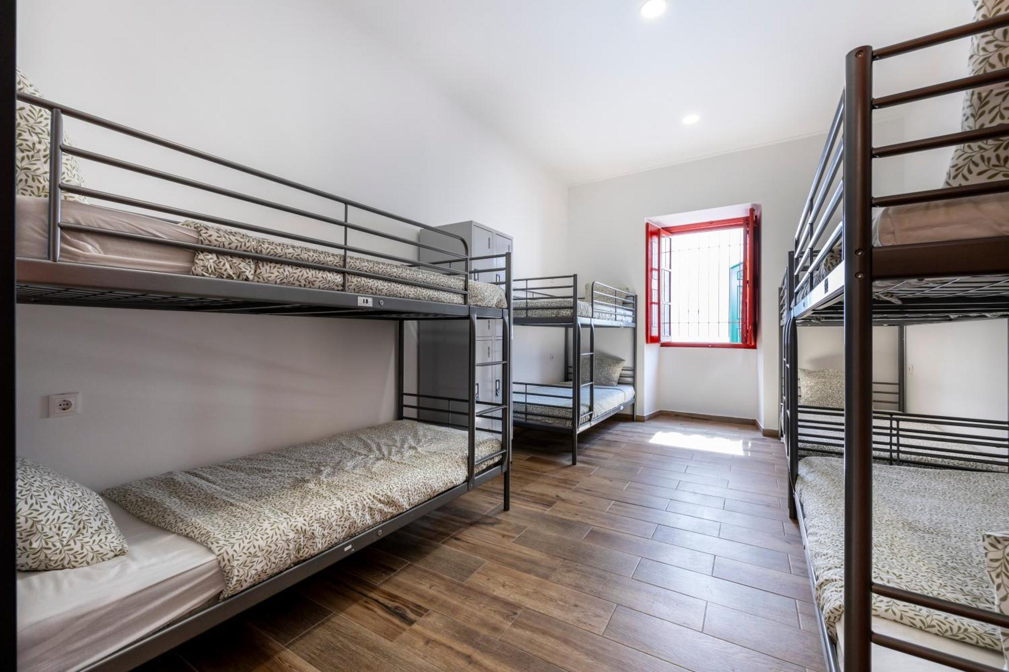 The Macarena Beach Hostel ลากอส ภายนอก รูปภาพ